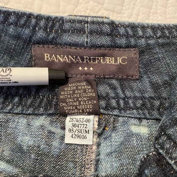 Banana Republic Factory Bleach Splatter Denim Shorts - 2 - Picture 4 of 11